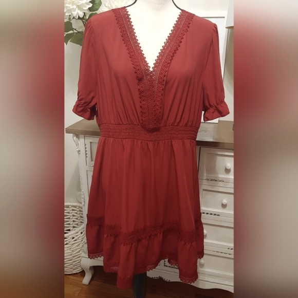 NWT Allegra K V-Neck Smocked Elastic Waist Boho Crochet Lace Trim Mini Dress - Picture 6 of 10